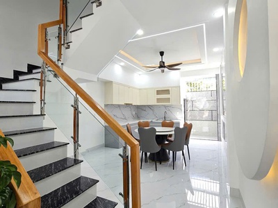 Bán Nhà 1 Trệt 3 Lầu Mặt Tiền Đường 5