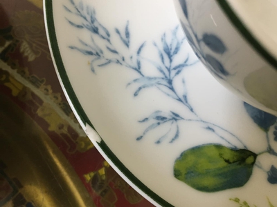 Bộ 6 chén 6 đĩa sứ Minh long Hoa lá xanh cho khách tìm ghép bộ, tình trạng một đĩa như hình chụp, 2