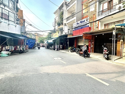 Mặt tiền đường số 17, ngay chợ hạnh thông tây. nhà 95m2, 4 tầng, chỉ 9.8 tỷ 2