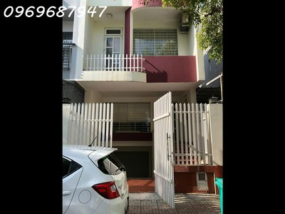 Cho thuê nhà mặt phố quận 7, 360m , 3pn, 5wc, 25 triệu/tháng 0