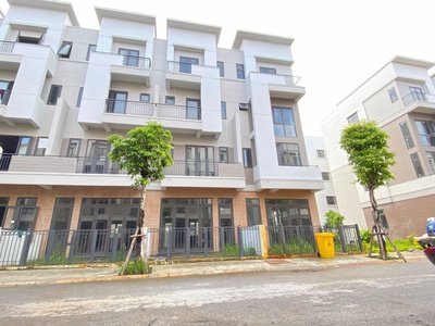 Chính chủ bán căn shophouse 4 tầng, full công năng sử dụng, sát chung cư 1