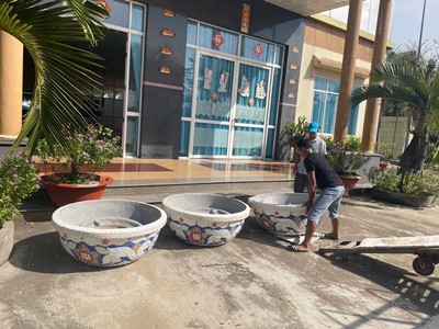 Nghệ nhân dán miễng sành sứ - ốp sành - chuyên chậu hoa - bể cá cảnh 5