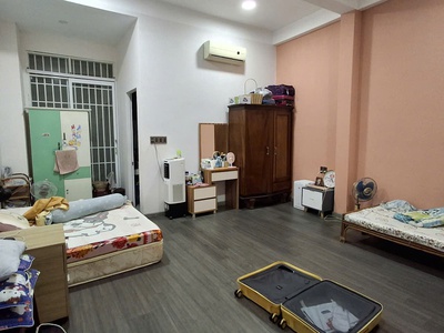 Nhà đẹp 3 tầng kiên cố - giá rẻ nhất khu vực chỉ 6 tỷ - mặt tiền hải châu 4