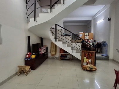 Nhà đẹp 3 tầng kiên cố - giá rẻ nhất khu vực chỉ 6 tỷ - mặt tiền hải châu 3