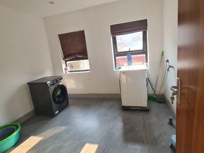 Bán nhà đẹp phố Chùa Láng 122m2, 5 Tầng, Mặt tiền 7.5m GẦN HỒ 2