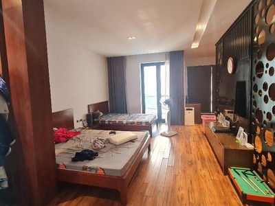 Bán nhà đẹp phố Chùa Láng 122m2, 5 Tầng, Mặt tiền 7.5m GẦN HỒ 1