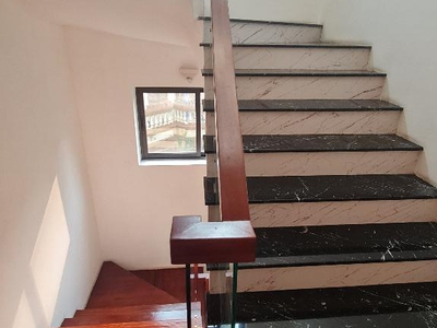 Bán nhà đẹp phố Chùa Láng 122m2, 5 Tầng, Mặt tiền 7.5m GẦN HỒ 5