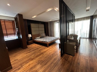 Bán nhà đẹp phố Chùa Láng 122m2, 5 Tầng, Mặt tiền 7.5m GẦN HỒ 9