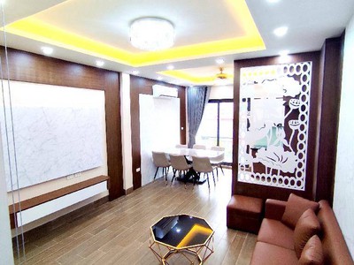 Bán nhà phân lô ô tô vào nhà - phố giải phóng, 8 tầng thang máy, mt 7.8m, dt 67m  - view thoáng, 0