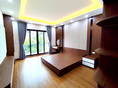 Bán nhà phân lô ô tô vào nhà - phố giải phóng, 8 tầng thang máy, mt 7.8m, dt 67m  - view thoáng, 1