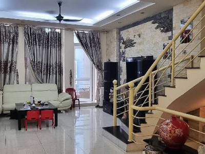 Trung tâm quận - ba bước lên phố - nhà đẹp - thông lò đúc - bay nhanh 1
