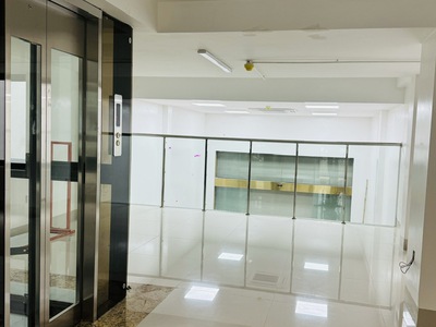 Cho thuê nhà MP Phố Huế, 110m2 mặt tiền 7m thông sàn, thang máy, PCCC 3