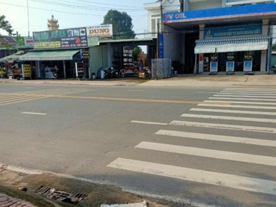 Cần cho thuê mặt bằng ki ôt mặt tiền lộ 30m đường nguyễn văn linh. 1