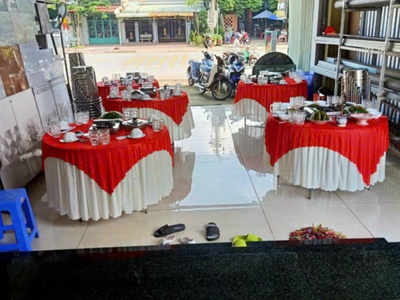 Cần cho thuê mặt bằng ki ôt mặt tiền lộ 30m đường nguyễn văn linh. 2