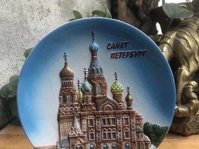 Đĩa phù điêu Saint Petersburg, Nga, chất liệu sứ, có đế nhựa trong suốt, tình trạng sau như hình chụ 0