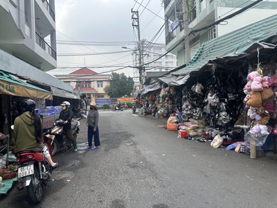 Bán mặt tiền hiệp thành 12 quận 12   cấp 4 tiện xây lại   110m2 rộng rãi chỉ 51,8tr/m2. 0