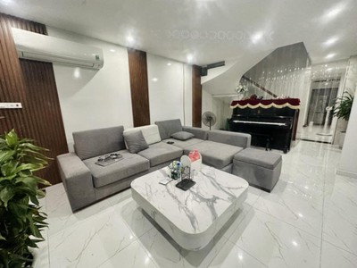 Biệt thự vip.. ,thang máy xịn, full nội thất - phân lô - lô góc vỉa hè cực rộng- 3 mặt thoáng - 20m 3