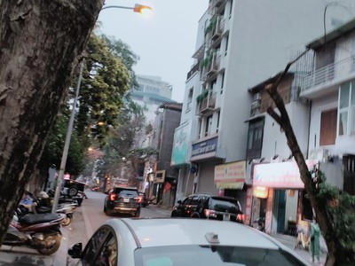 Hàng quá hiếm mặt phố giáp bát 38m, 4 tầng, mặt tiền 3.3m, 10.5 tỷ hoàng mai.  mặt phố giá rẻ bất 2