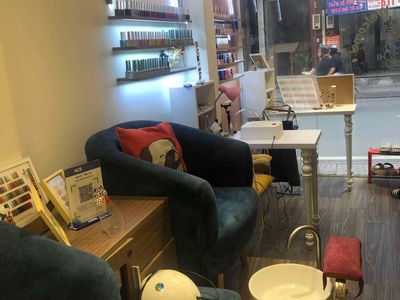 Sang nhượng tiệm nail 18 hồ bá kiện, phường 15,  quận 10, hồ chí minh 2