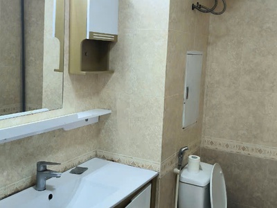 Chính chủ cho thuê dài hạn chung cư cienco1, đường hoàng đạo thúy 78m2, 2n, 2vs ban công - mặt phố 4