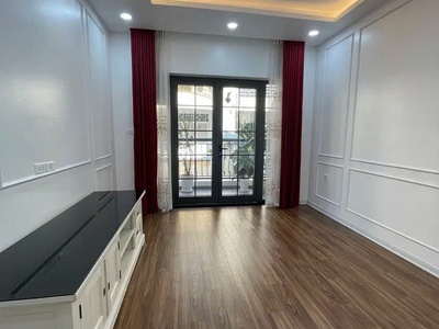Bán nhà 4 tầng, 46m , ngọc lâm, long biên, 13.3 tỷ, sổ đỏ.kinh doanh - phân lô- ô tô chánh. 2