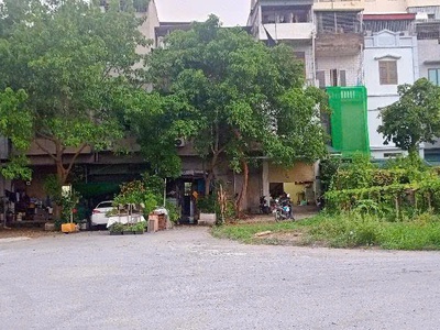 Bán nhà ngô quyền .nhà 2 mặt ngõ oto,1 mặt hồ học lãm  giá chỉ 6.4 tỷ 1