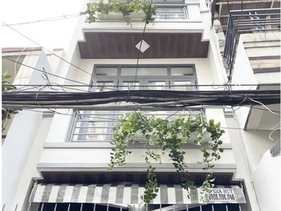 Hẻm xe hơi đậu cửa  - nhà 4 tầng  btct ở ngay - hẻm sạch thông thoáng- giáp lữ gia lê đại hành 0