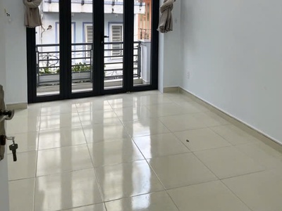 Hẻm xe hơi đậu cửa  - nhà 4 tầng  btct ở ngay - hẻm sạch thông thoáng- giáp lữ gia lê đại hành 1