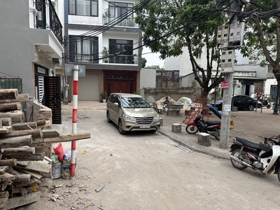 Cần tiền bán gấp bất chấp giá - siêu hiếm - view công viên - ô tô tránh - bán đất thượng thanh long 1