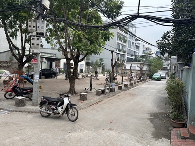 Cần tiền bán gấp bất chấp giá - siêu hiếm - view công viên - ô tô tránh - bán đất thượng thanh long 2
