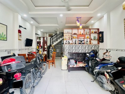 Bán nhà lê quang định - hẻm xe hơi -sd 198m2 - dòng tiền 240 triệu/năm 1