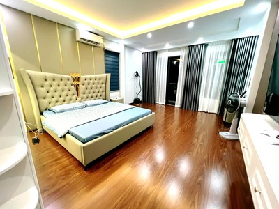 Nhà mới phố ngọc lâm- long biên , gâra 2 ô tô, 7 tầng, mt 4m, 15.3 tỷ. 2