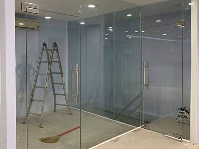 Nâng cao hình ảnh chuyên nghiệp với vách kính văn phòng cao cấp 0