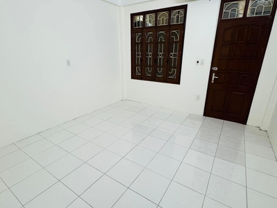 Cho thuê nhà ở nhóm 9 bạn, gia đình Hoàng Quốc Việt- Cầu Giấy 40M X 4T giá 13 triệu 2