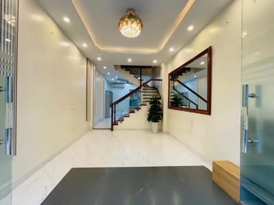 Bán nhà ngõ 37 dịch vọng, 36m2, 5 tầng, kinh doanh, ô tô cách nhà 10m, giá 7.8 tỷ 1