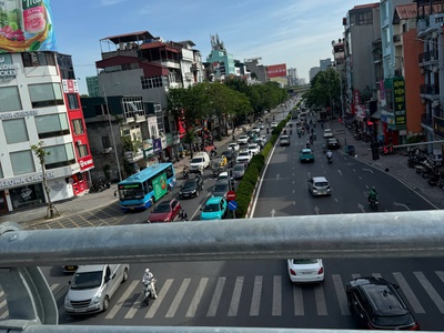 Nhà dân xây - mặt ngõ- ô tô chạy qua- cách hồng tiến 100m - dt 47m x4 tầng 8.x tỷ 4