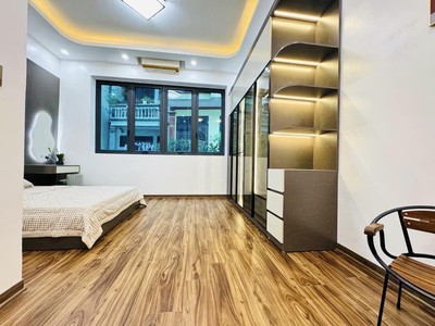 Trung tâm yên hoà - nhà đẹp ở ngay - tặng full nội thất - sổ hoa hậu - 3 bước ra phố - 45 m2 chỉ 2