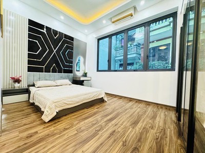 Trung tâm yên hoà - nhà đẹp ở ngay - tặng full nội thất - sổ hoa hậu - 3 bước ra phố - 45 m2 chỉ 3