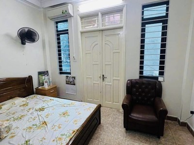 Gia đình chuyển vào sg sống cần bán nhà thịnh quang - gần phố - 30m ô tô tránh - ngõ rộng - nhà cực 3