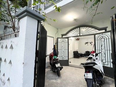 Bán nhà hxh, phạm văn đồng, bt, 85m2, giá 7.7 tỷ 0