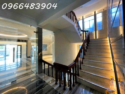 Cho thuê tòa nhà 1h1t2l 12 24m mặt tiền đường kha vạn cân - linh đông 1