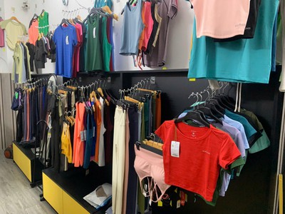 Quận thủ đức   sang lại shop thời trang thể thạo , mt đường số 25, f.hiệp bình chánh, tel : 0