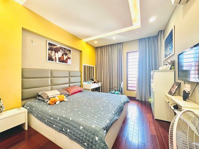 Bán nhà đê la thành, thành công, ba đình. 68m2, xây 4 tầng. giá nhỉnh 9 tỷ có thương lượng. 4