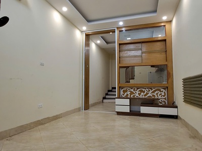 Bán nhà trần thái tông 34m 5 tầng 1 tum trung tâm cầu giấy gần nhiều trường đại học nội 0