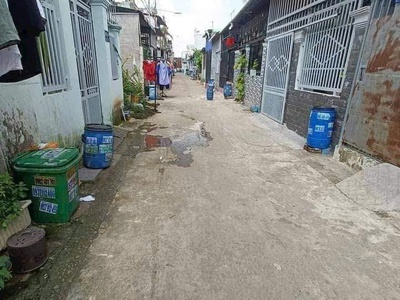 Chính chủ cần bán gấp căn nhà ngay cạnh đường Mỹ Phước - Tân Vạn. Giá hấp dẫn 3