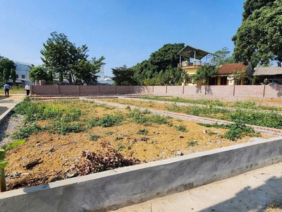 Bán đất hoà thạch lôgóc trục chính 1 nhà ra phố ôtô ngõthông 99m 2.7tỷ 0