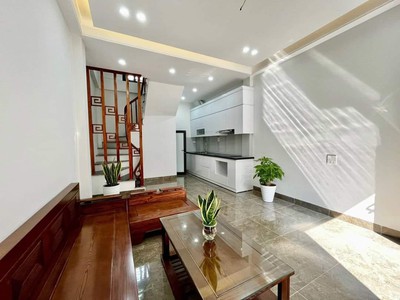 Bán Nhà Phố Hoàng Như Tiếp, Bồ Đề, Long Biên, 30m2 x 5 Tầng, Phân Lô, Ô Tô, Full nội thất 0