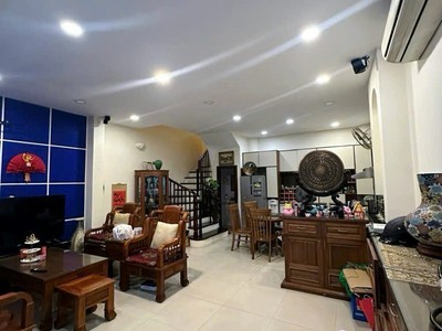 Nhà trung tâm quận BA ĐÌNH, sổ nở hậu, nhà phân lô, cách Ô TÔ 10M. 0