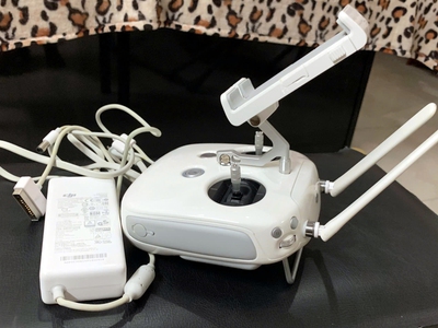 DJI GL-300F  Remote controller  Plantom P4 Pro 0