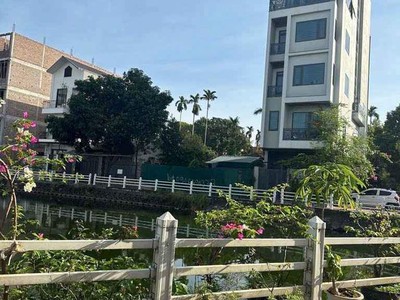 Đẳng cấp     nhà ngõ 66 ngọc thụy 50m, oto vỉa hè, kinh doanh, view hồ chỉ nhỉnh 12 tỷ còn tl. lh 1